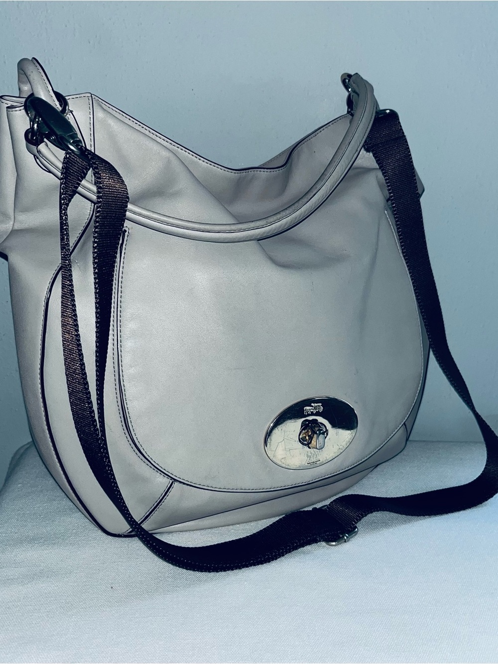 COACH LIGHT GRAY WHIPLASH CIRCLE LEATHER BAG 34656 - Picture 4 of 14
